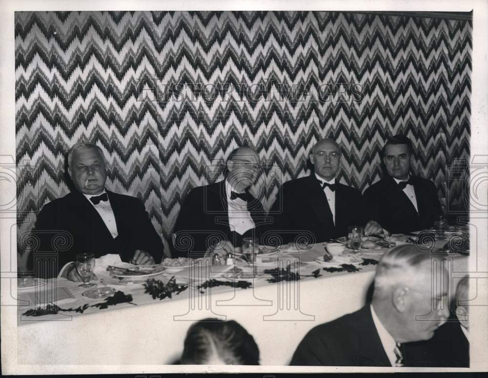 1946 Press Photo American Meat Institute Dinner discuss nation wide meat crisis;