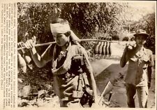 LD319 1973 Wire Photo SHOULDER LOAD OF SHELLS CAMBODIAN SOLDIER NEAR TRAM KHNAR picture